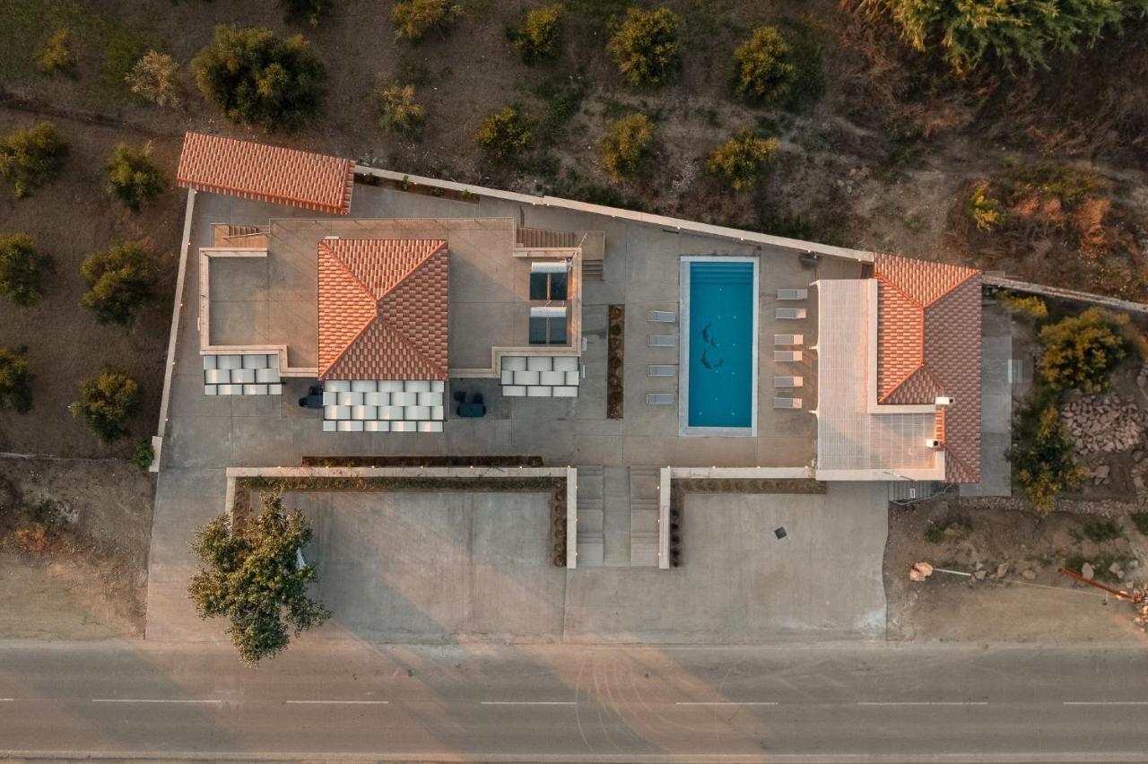 Lithos Suites Finikounda Exterior foto