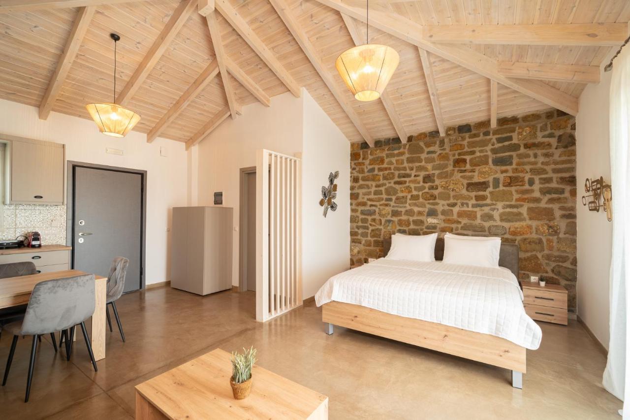 Lithos Suites Finikounda Exterior foto
