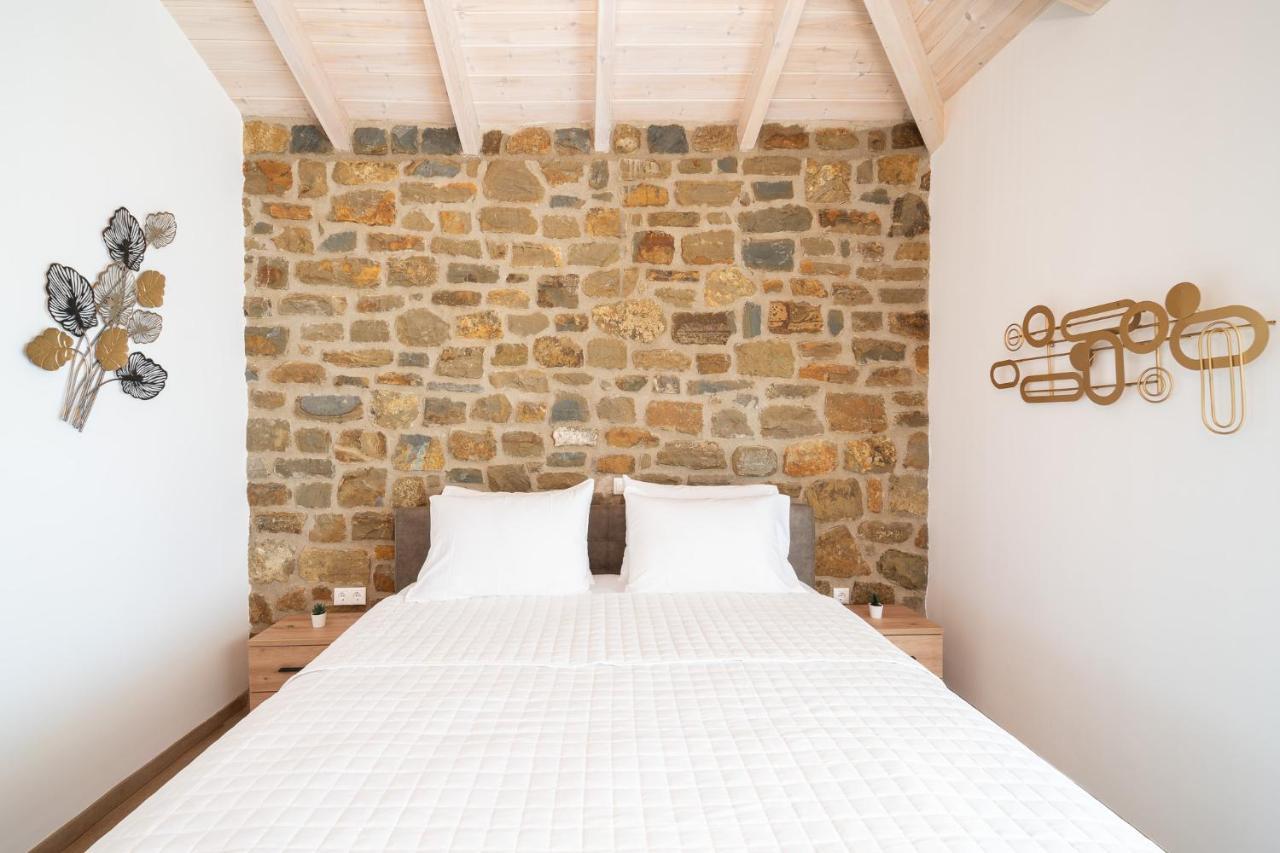 Lithos Suites Finikounda Exterior foto