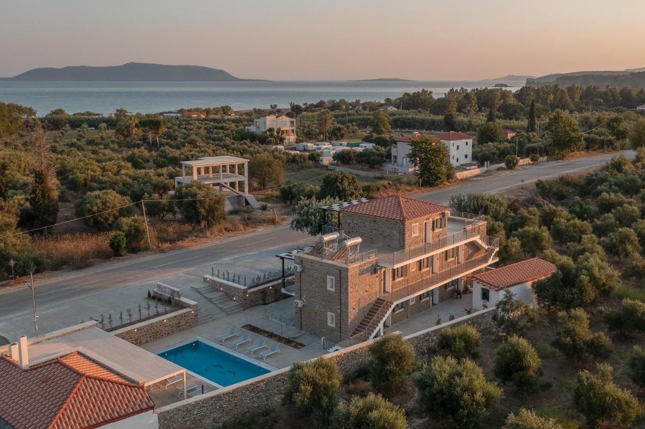 Lithos Suites Finikounda Exterior foto