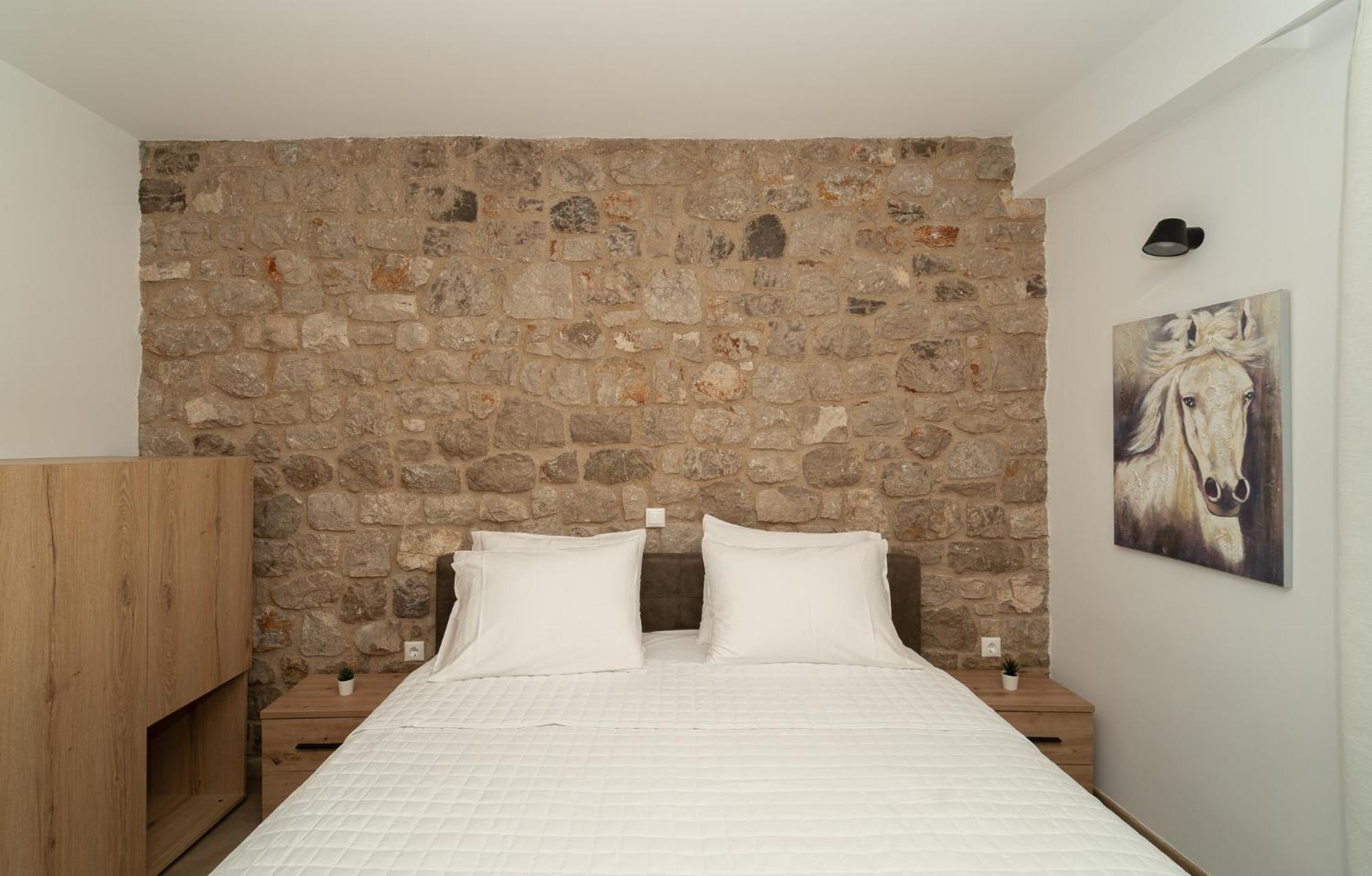 Lithos Suites Finikounda Exterior foto