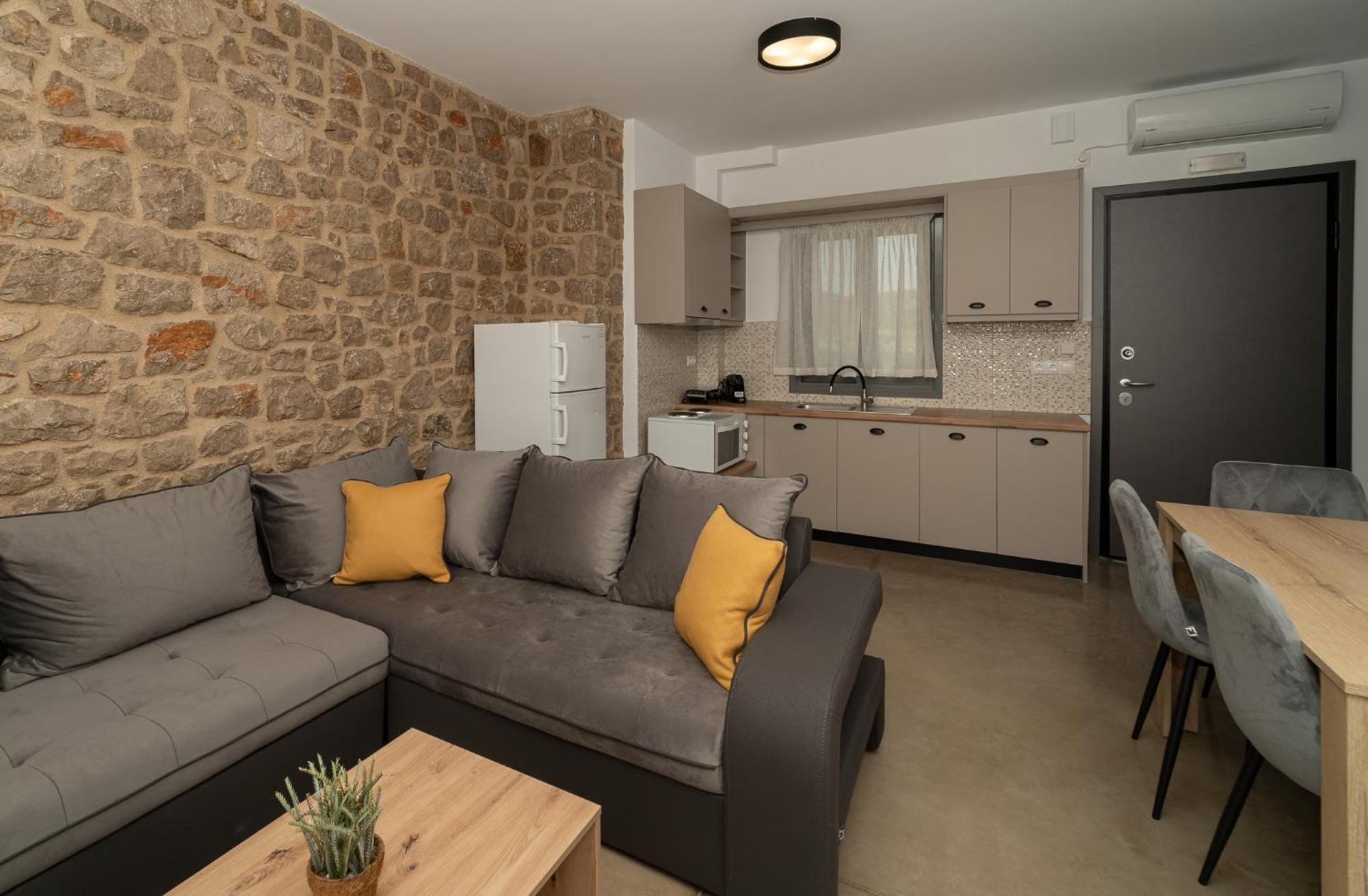 Lithos Suites Finikounda Exterior foto