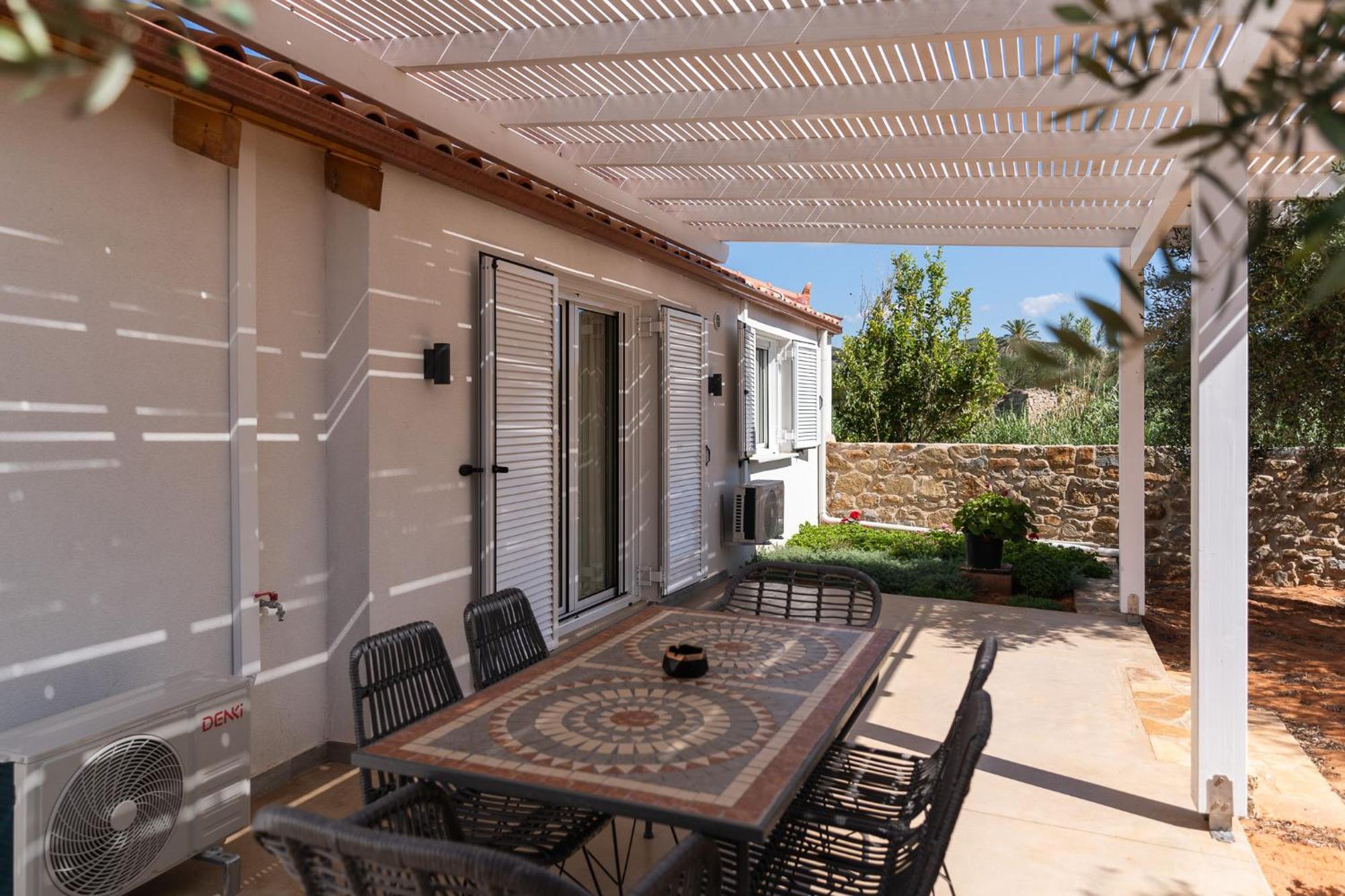 Lithos Suites Finikounda Exterior foto
