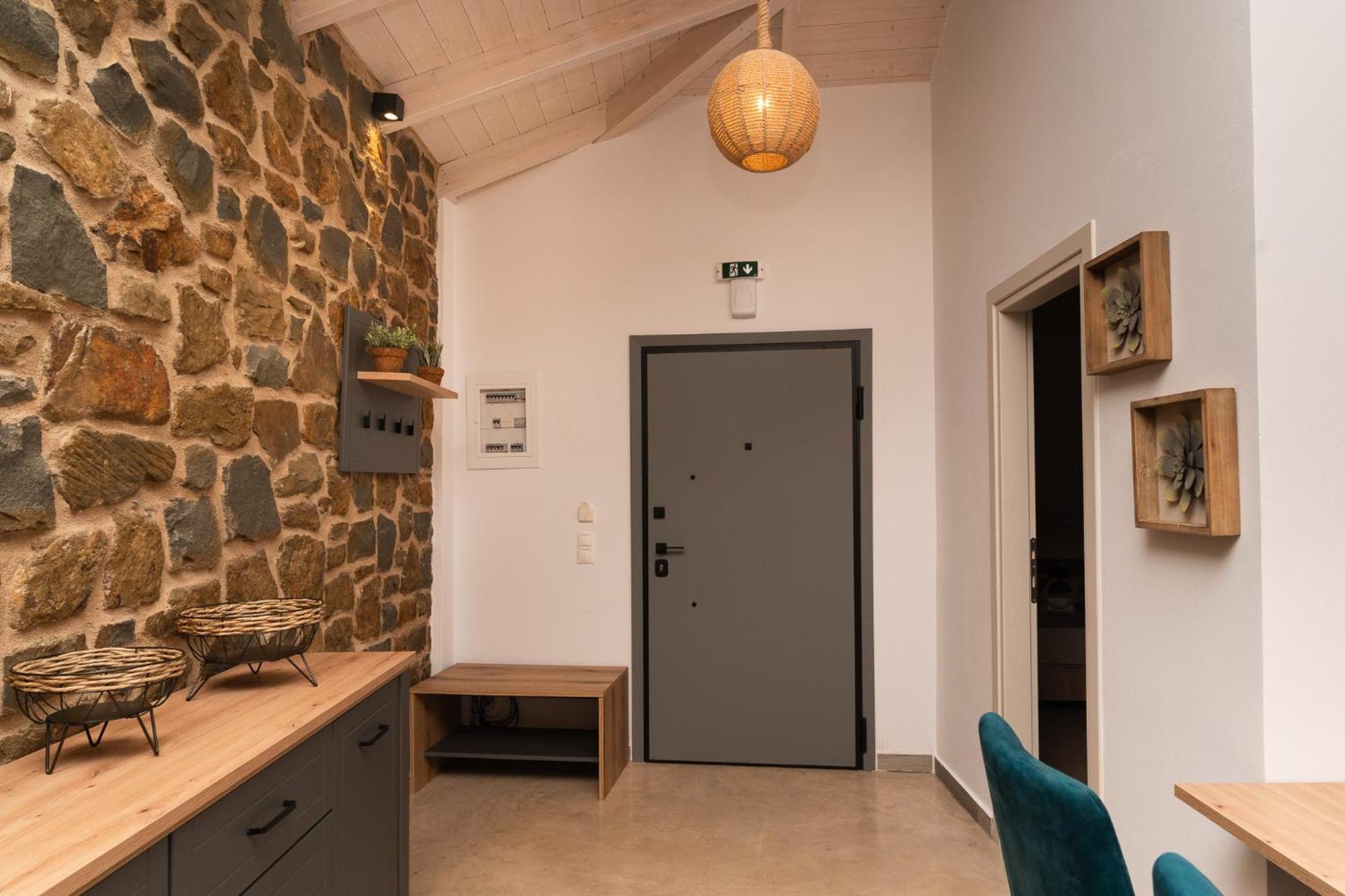 Lithos Suites Finikounda Exterior foto